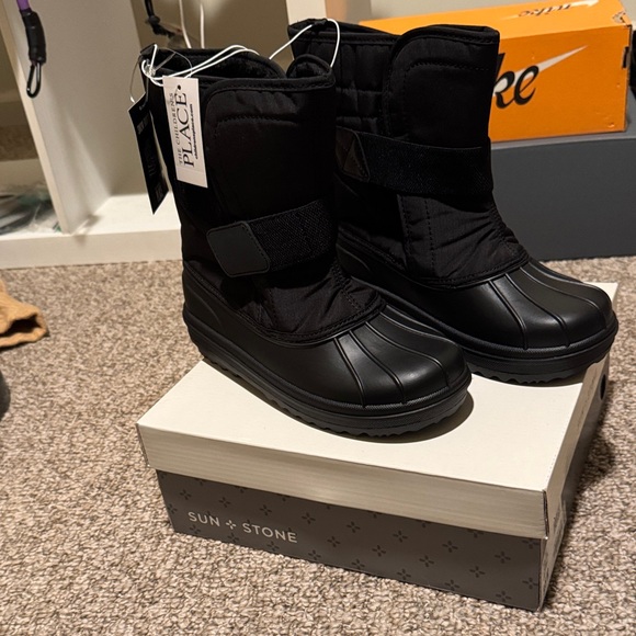 The Children's Place Black Kids Snow Boots - Picture 5 of 8